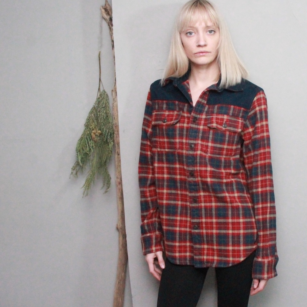 American Eagle thick flannel button up